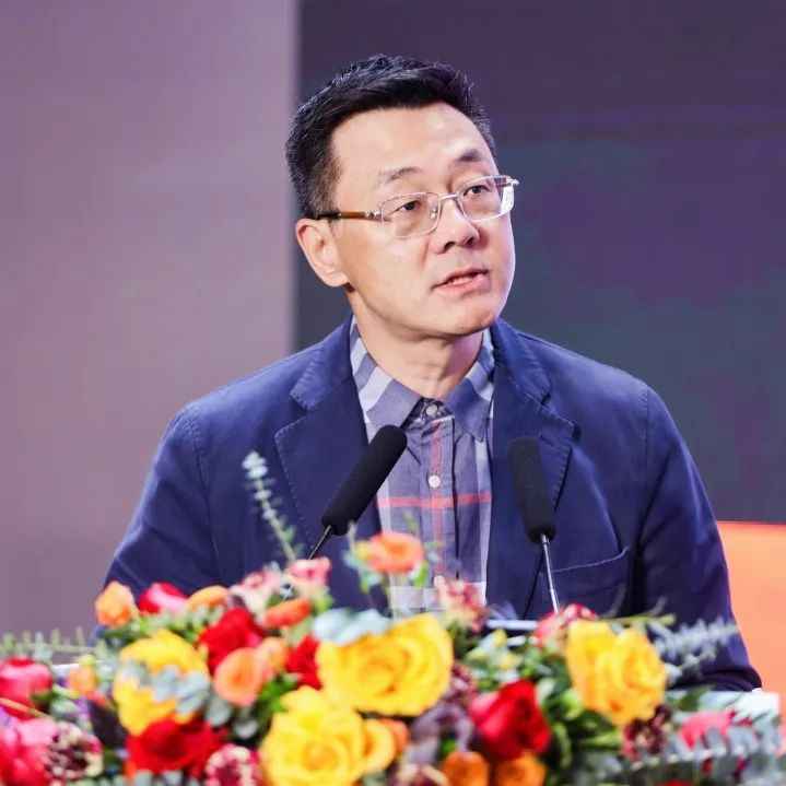 Alternative text Alternative text