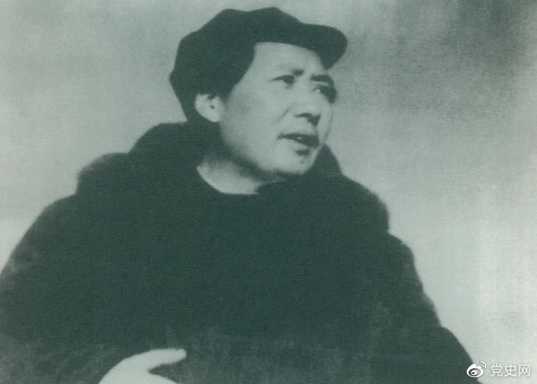 1949年3月23日,毛泽东率领中共中央机关离开西柏坡前往北平。出发时,他对周恩来说,今天是进京的日子,进京赶考去。我们决不当李自成,我们都希望考个好成绩。 1949年3月23日,毛泽东率领中共中央机关离开西柏坡前往北平。出发时,他对周恩来说,今天是进京的日子,进京赶考去。我们决不当李自成,我们都希望考个好成绩。