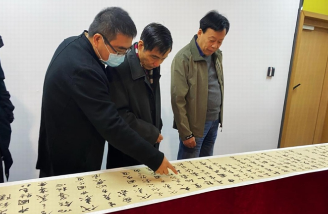 特殊的笔记,陈洪标用两幅百米书法长卷礼赞建党百年 特殊的笔记,陈洪标用两幅百米书法长卷礼赞建党百年