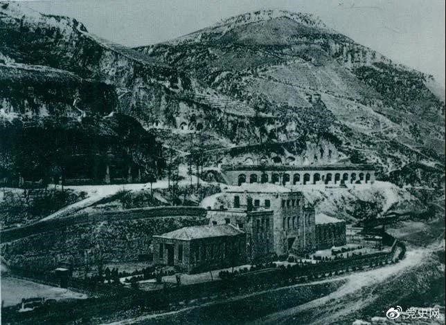 1944年5月21日,中共六届七中全会在延安召开。图为全会会址。 1944年5月21日,中共六届七中全会在延安召开。图为全会会址。