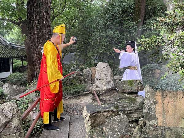 警察和大学生联手制作短视频,探索反诈骗宣传新模式 现场照片1