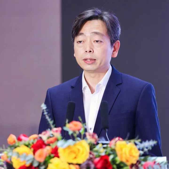 Alternative text Alternative text