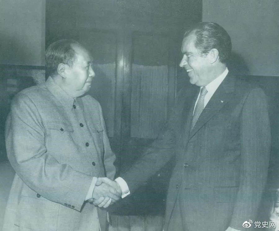 1972年2月21日,毛泽东主席会见美国总统理查德·尼克松。 1972年2月21日,毛泽东主席会见美国总统理查德·尼克松。